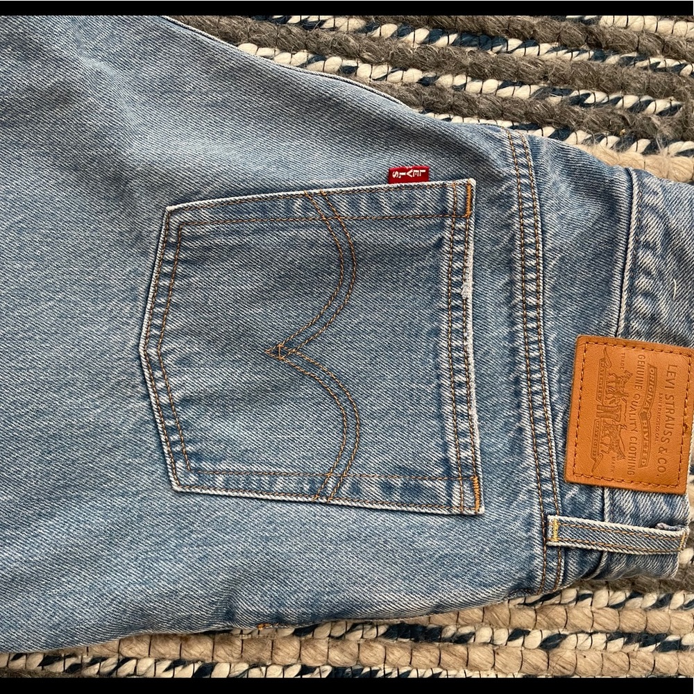 Levi’s wedgie fit jeans